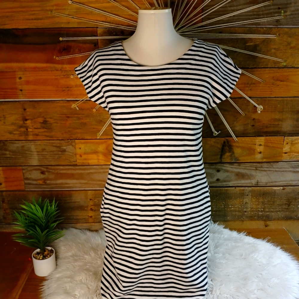 Madewell Black and White Sheath Mini Dress with Dolman Sleeves